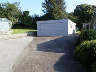 DETACHED DOUBLE GARAGE