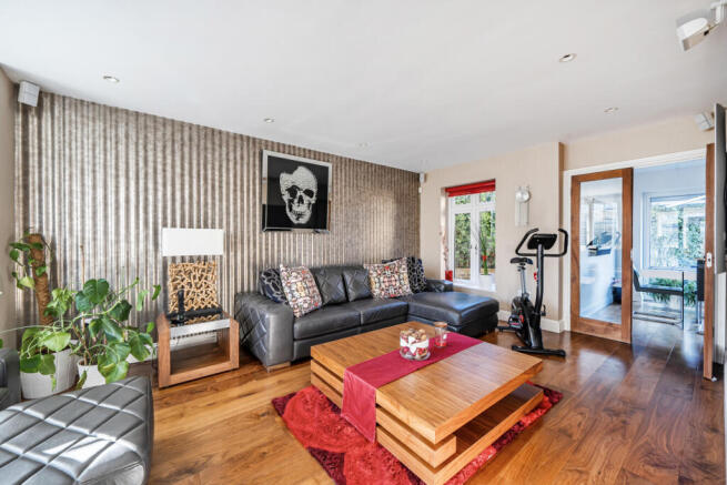 1411026-15-6992f5...