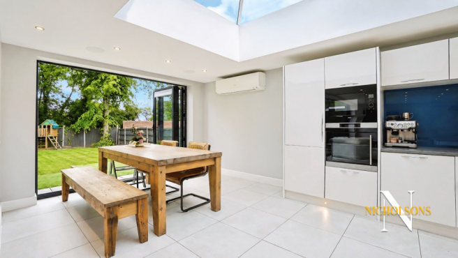 5 bed Detached for sale Image 6