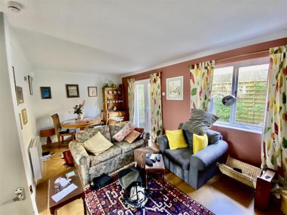 Sitting/dining room
