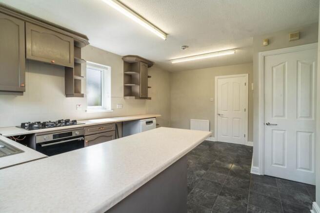 4 bed Detached for sale Image 9