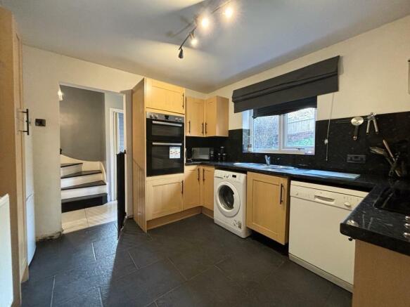 kitchen 1.jpg