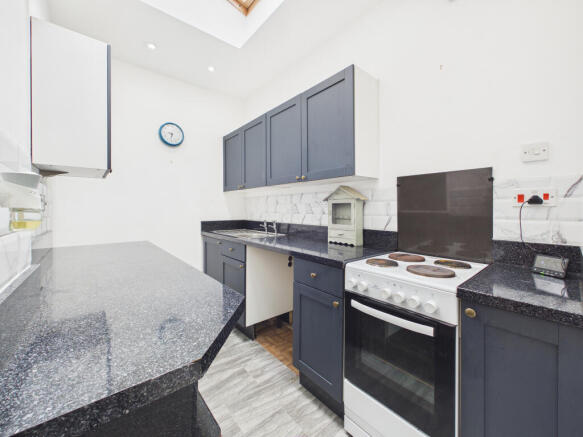 CAM05627G0-PR0040-STILL016