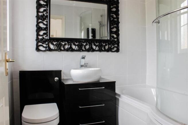 Family Bathroom.jpg