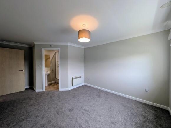 2 bed Flat to rent Image 8
