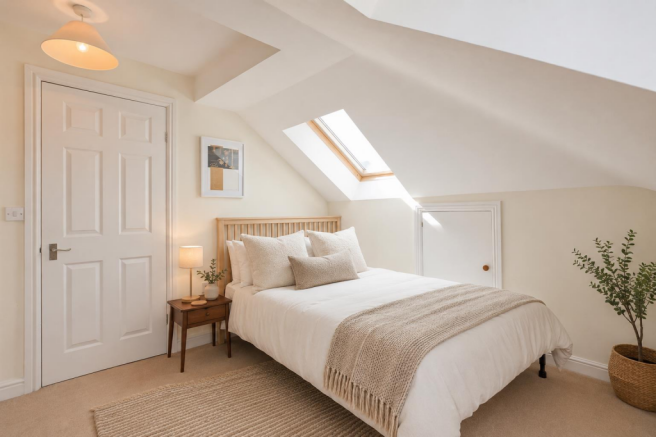 3 bed Semi-Detached for sale Image 8