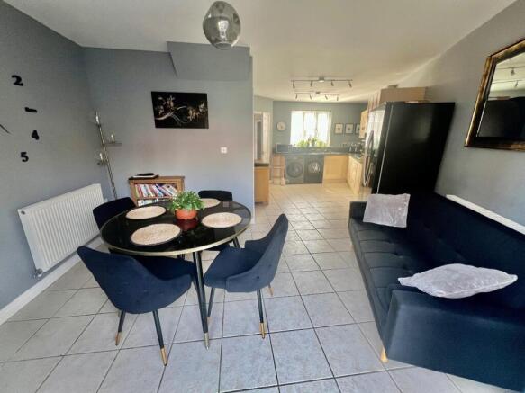 Kitchen/Dining Room