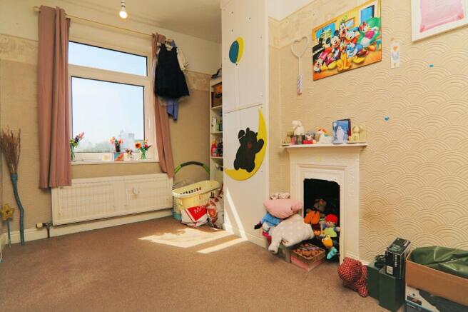 3 bed Terraced for sale Image 8