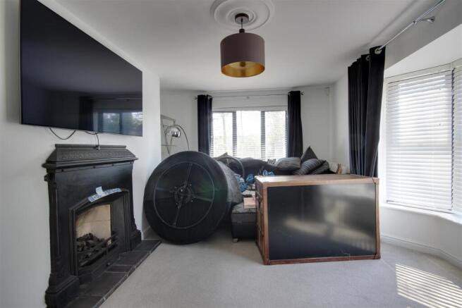 Sitting Room/Bedroom 5