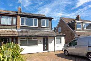 9, Upton Way, Bury BL8 3BT