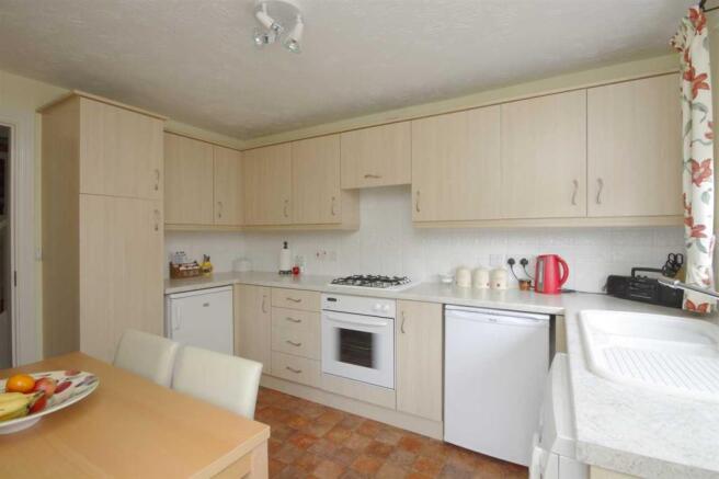 KITCHEN CONT