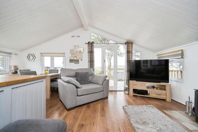 2 bed Park Home for sale Image 5
