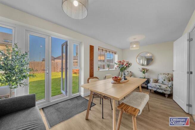 4 bed Detached for sale Image 8