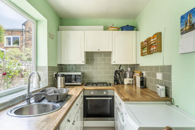2 bed Terraced for sale Image 8