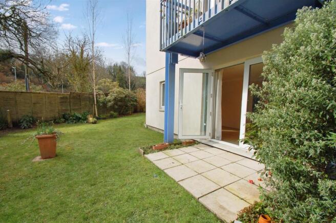 THE PROPERTY