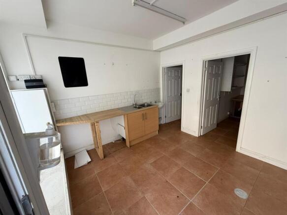 Bright and functional utility room space...