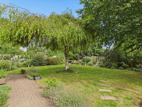 Garden- Mark Stephens EweMove Newmarket and Soham 