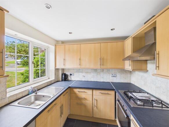 2 bed House to rent Image 6