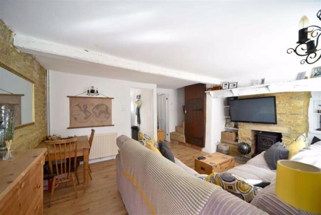 LOUNGE/DINING ROOM