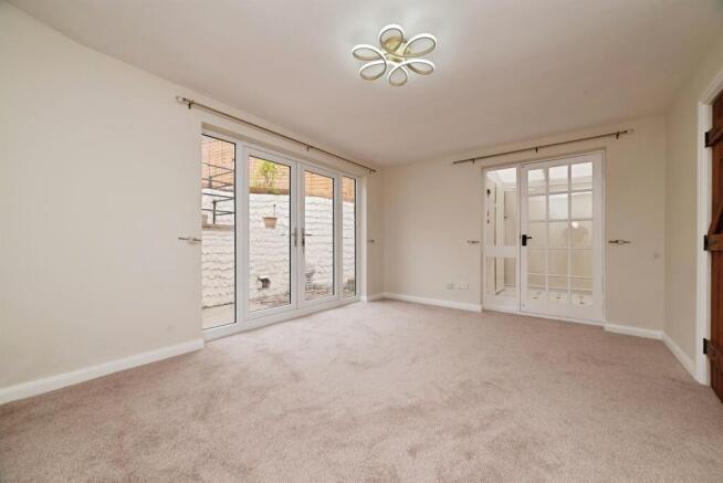 4 bed Detached for sale Image 10