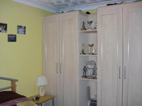 BEDROOM 2