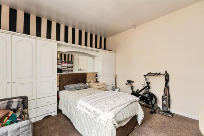 2 bed Semi-Detached for sale Image 12