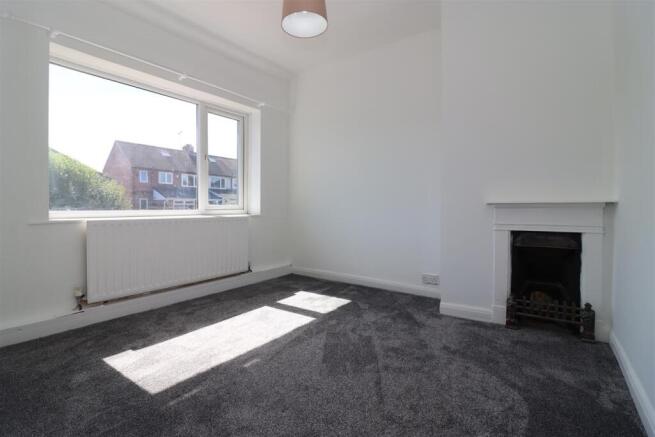 2 bed Semi-Detached to rent Image 9