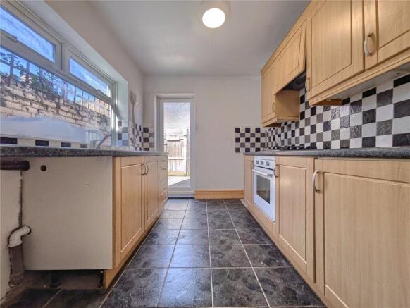 2 bed Terraced to rent Image 5