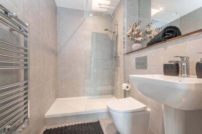 2 bed Flat to rent Image 12