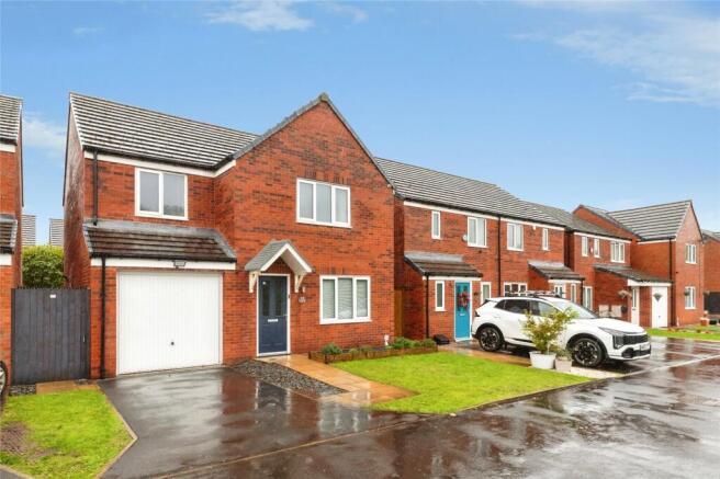 4-bed detached on Halls Close, Radcliffe, Manchester, Greater Manchester, M26, £361,950