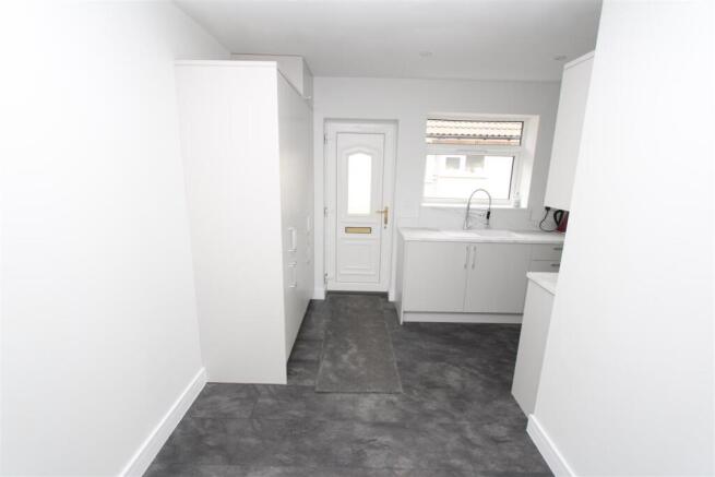 2 bed Semi-Detached Bungalow for sale Image 5