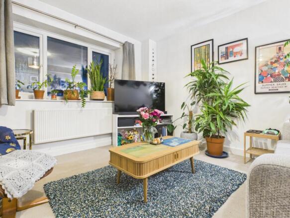 CAM03729G0-PR0239-STILL001