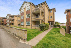 Flat 21, Waterslade, Elm Road, Redhill RH1 6AS