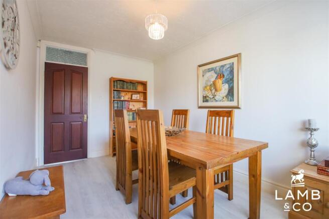 DINING ROOM/BEDROOM 3:
