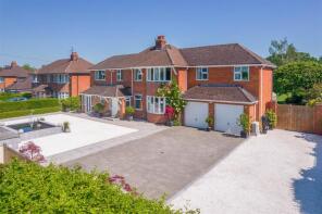 62, Hall Green, Malvern WR14 3QX