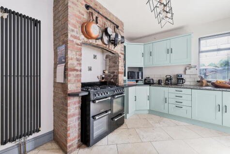 Clarence Road, Chesterfield, S40