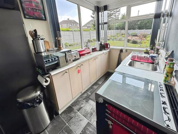 2 bed Town House for sale Image 12