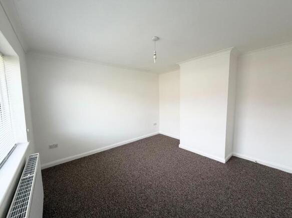 3 bed Terraced for sale Image 11