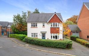 30, Broadfern, Wigan WN6 0GP