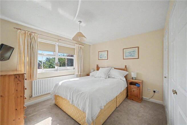 4 bed Detached for sale Image 10