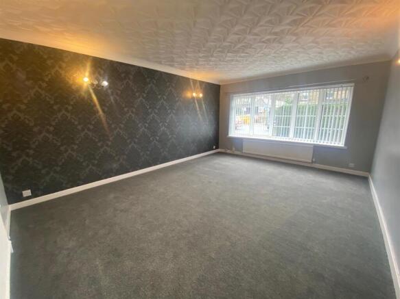 LOUNGE.jpg