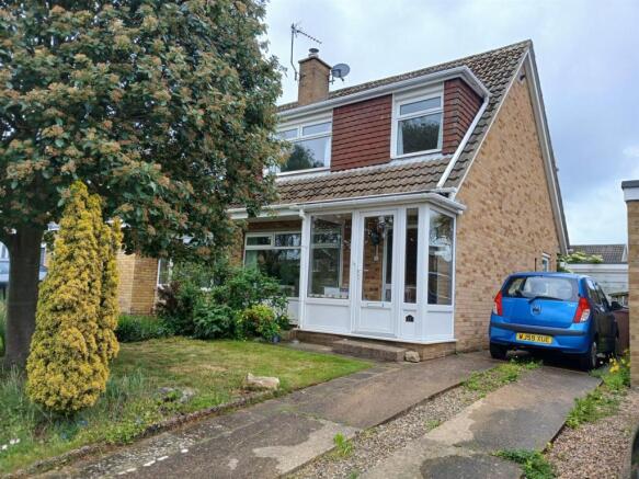 3 bed Semi-Detached for sale Image 2