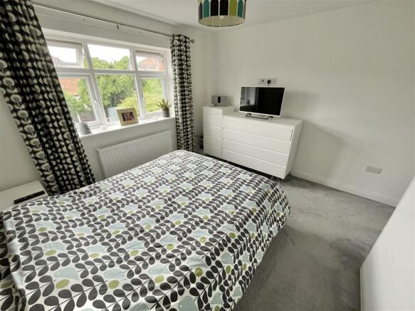 Bedroom 1 Aspect 2.jpg