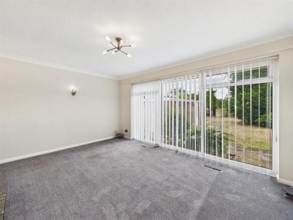 2 bed Semi-Detached Bungalow for sale Image 4