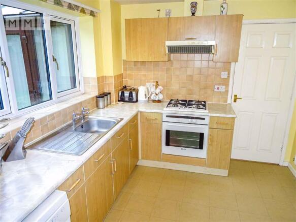 Kitchen: