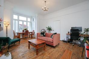 1, 28 30 Firs Lodge, Montalt Road, Woodford Green IG8 9SD