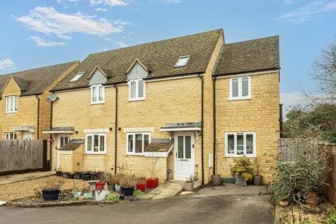 Chandler Mews, Carterton, Oxfordshire, OX18