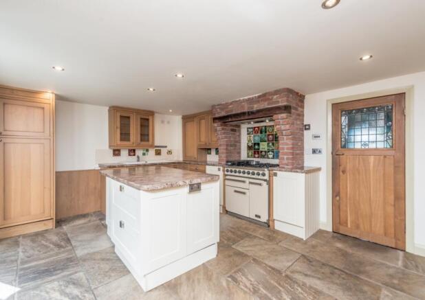 3 bed Terraced for sale Image 7
