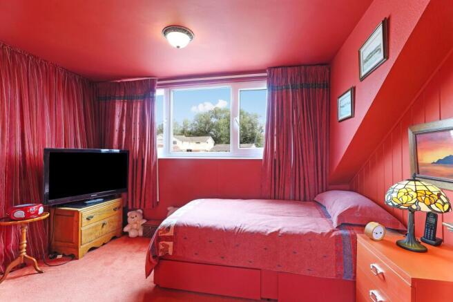 4 bed Semi-Detached for sale Image 9
