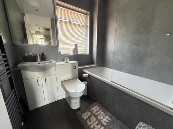 3 bed Terraced for sale Image 6